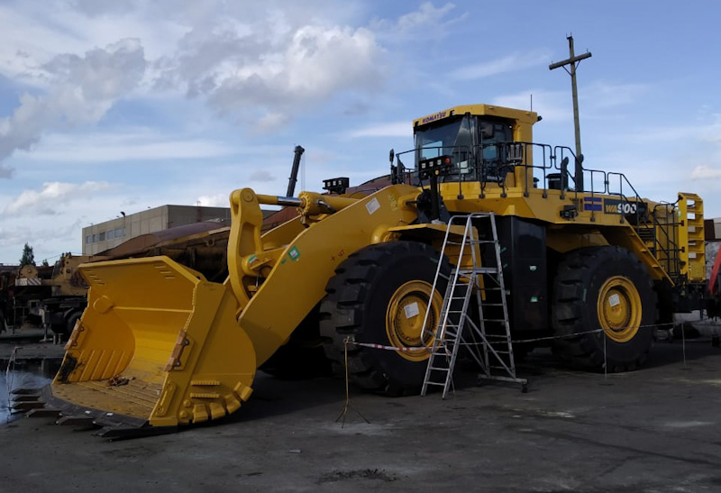 Первый в России погрузчик Komatsu WA900-8R поставлен клиенту