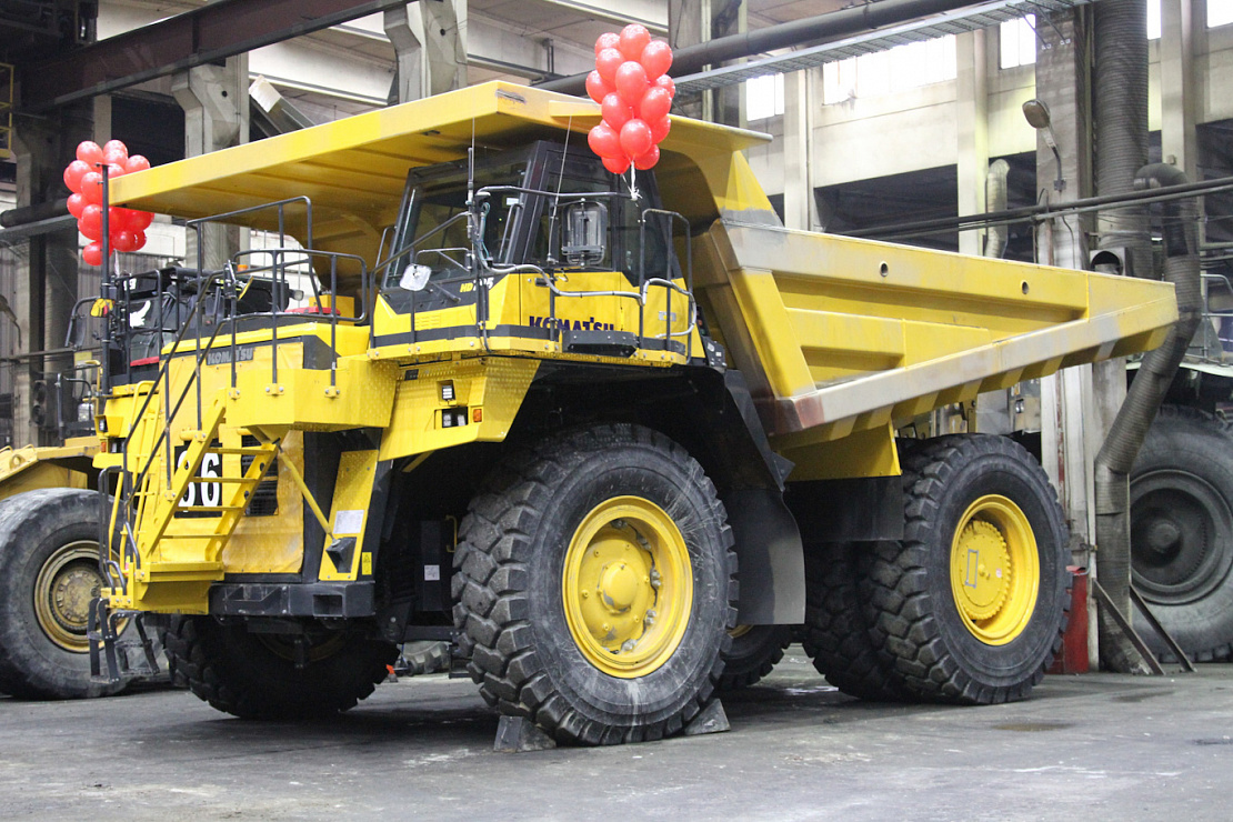 «Карельский окатыш» пополнил свой парк тремя автосамосвалами Komatsu HD785